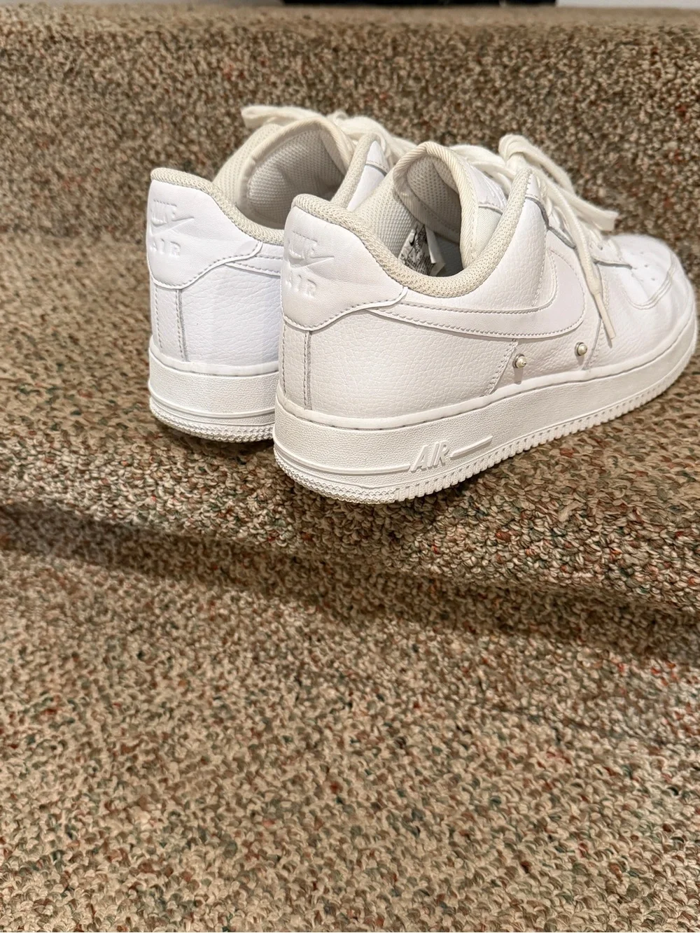 Nike White Low-Top Leather Sneakers with Swoosh